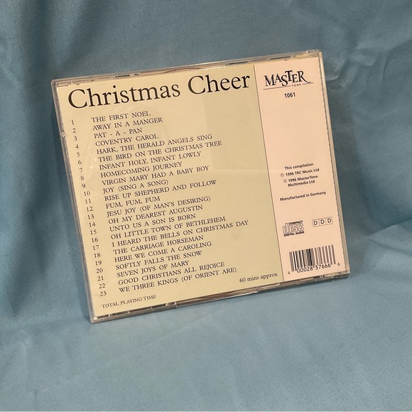 It comes with one CD with 23 songs - Picture 3 of 3